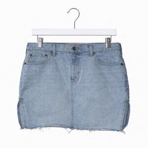 Abercrombie & Fitch Mid Rise Denim Mini Skirt Side Slit Raw Hem Light Wash 10/30